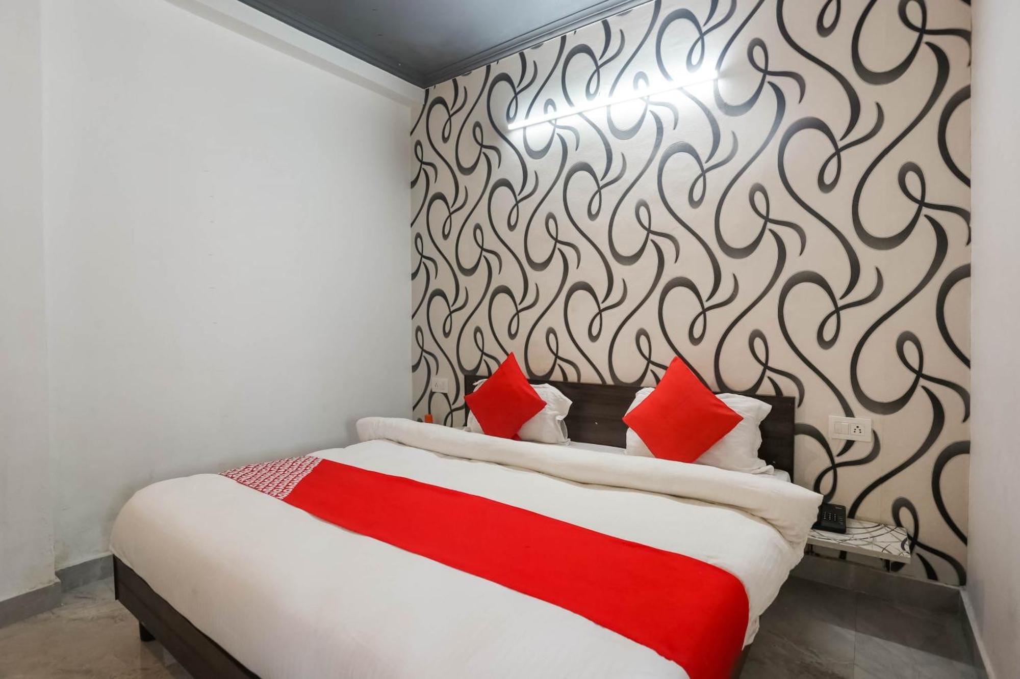 Hotel O Dream Town Új-Delhi Kültér fotó